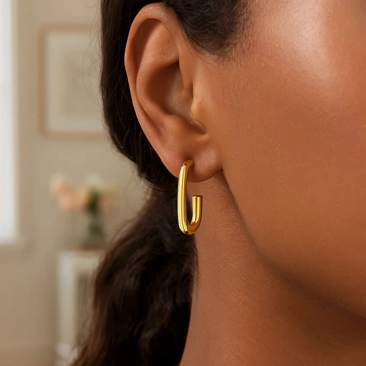 Paperclip Hoop Earrings in 14K Yellow Gold (27mmx12mm) - Image 4