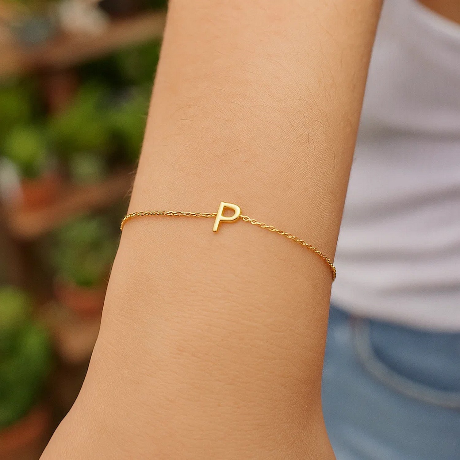 14K Yellow Gold Mini Initial P Bracelet - Image 7